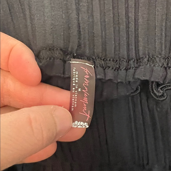 FREE PEOPLE MOVEMENT BLISSED OUT WIDE LEG PANTS BLACK MEDIUM - Picture 10 of 16